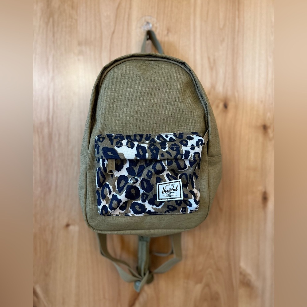 Herschel Little America Mid Volume 17L Backpack Tan Leopard NWOT
